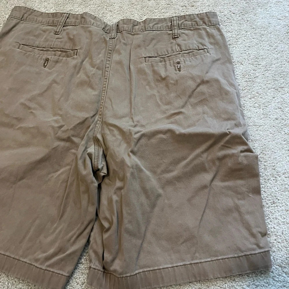 Men’s Khaki Shorts - Picture 6 of 8